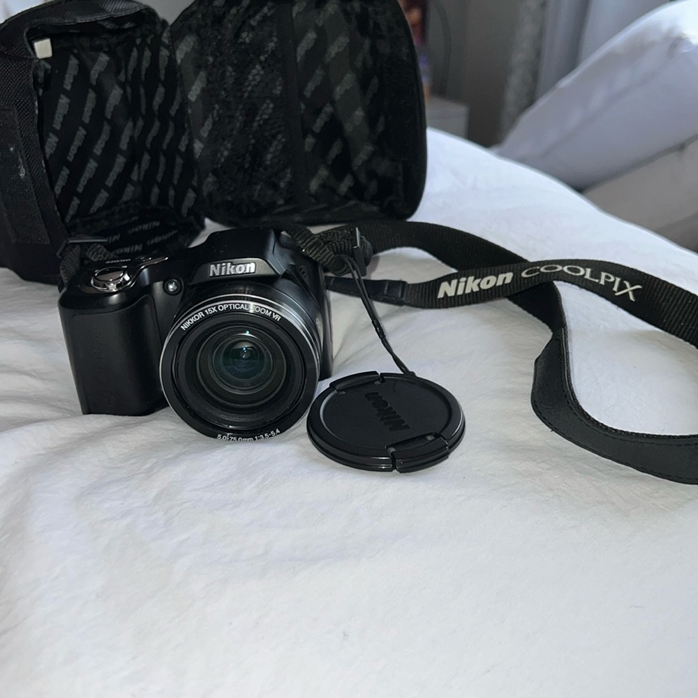 Nikon COOLPIX L100 10.0MP Digital Camera - 15x Wide Zoom -